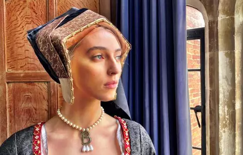 De la stadioane și rochii de mireasă la Anne Boleyn: ce documentare vă recomandăm în perioada aceasta