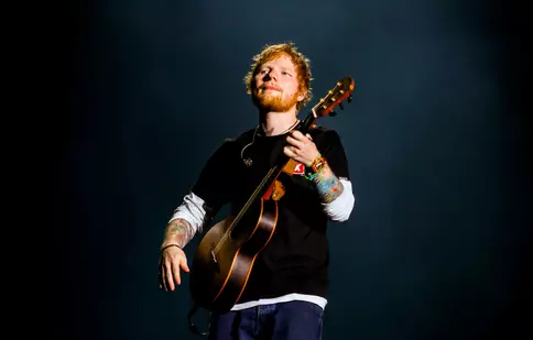 Ed Sheeran, testat pozitiv cu Coronavirus. Cântărețul s-a autoizolat la domiciliu