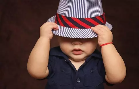 (P) De ce o idee bună să cumperi body-uri pentru băieței?