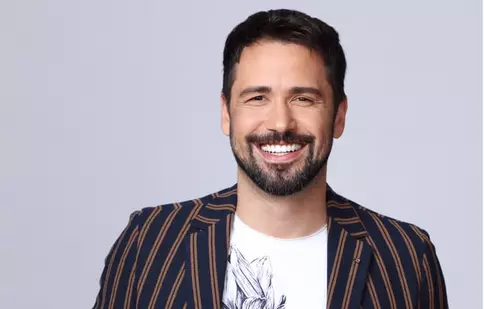 Alexandru Constantin a plecat de la Prima TV după 13 ani. La ce post TV s-a angajat prezentatorul „Flash monden”