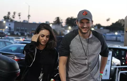 Ashton Kutcher și Mila Kunis, declarații șocante despre modul în care își cresc copiii: „Nu îi spălăm zilnic”
