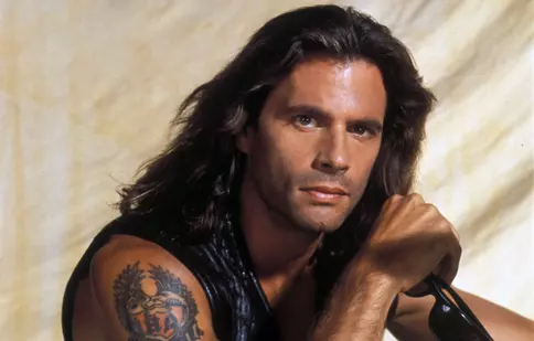 Cum arată astăzi Lorenzo Lamas. Noua logodnică a actorului de 63 de ani e mai tânără cu 27 de ani decât el