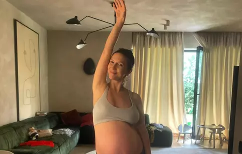 Imaginea emoționantă pe care Adela Popescu a postat-o online. „Cu toți trei băieții”