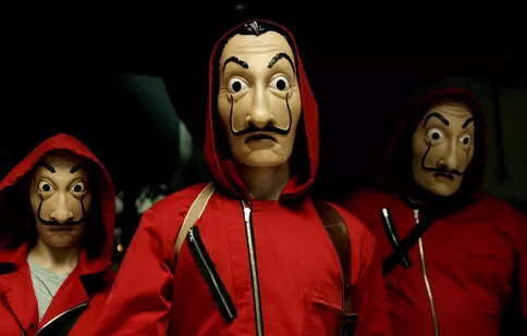 Din secretele serialului „La Casa de Papel”, de la Netflix: Fiecare personaj principal are cel puțin 8 salopete roșii!