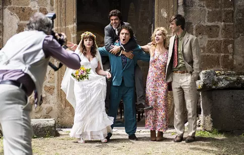 „Anii noștri de glorie”/ „Gli anni più belli”, un film amuzant și sincer despre prietenie și iubire, vine din 6 august în cinematografe