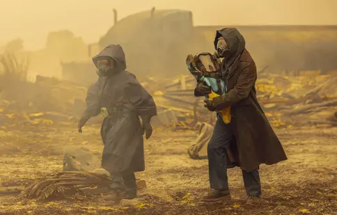 AMC mai face un serial „The Walking Dead”, cu Andrew Lincoln și Danai Gurira protagoniști. Tot ce știm despre subiect