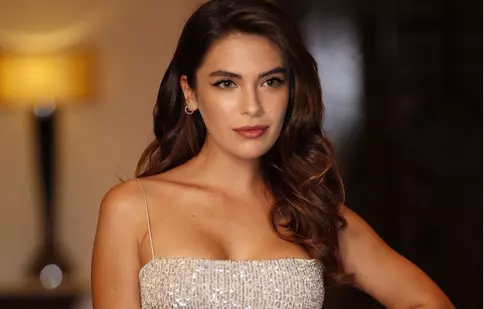 Cine este Biran Damla Yılmaz, frumoasa actriță din serialul „Nehir”. Cu cine se iubește în realitate