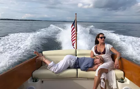 Brooke Shields, împietrită de durere. De ce suferă actrița. „A fost cel mai trist drum din viața mea”