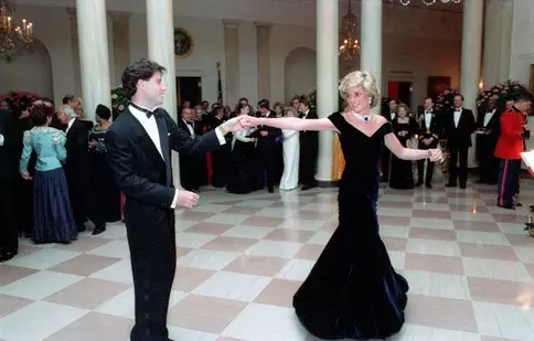 Dansul dintre Prințesa Diana și actorul John Travolta, un moment desprins dintr-o poveste