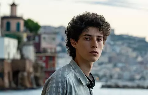 Până la premiera de pe Netflix, putem vedea trailerul noului film al lui Paolo Sorrentino