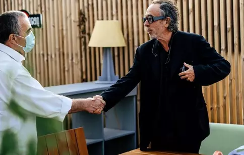 Cum și-a făcut regizorul Tim Burton apariția la Festivalul de Teatru de la Sibiu