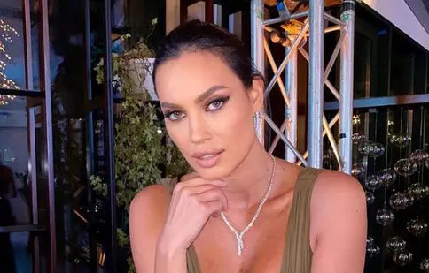 Alina Pușcău, dusă de urgență la spital, după ce a anunțat că are COVID-19: „Virusul îmi atacă toate organele”