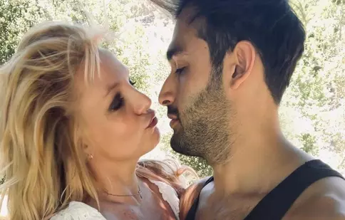 Britney Spears a fost cerută de soție. Vedeta a zis „Da” și se laudă acum cu inelul de logodnă