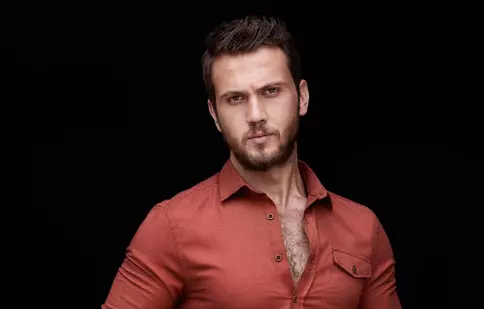 În sfârșit, o veste bună pentru Aras Bulut Iynemli, protagonistul din „Legea familiei”!