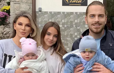 Alina Laufer, la spital cu bebelușul de numai 8 luni. „Cred că a luat o bacterie”