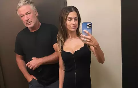 Hilaria Baldwin, primele declarații după tragedia de pe platourile de filmare unde Halyna Hatchins și-a pierdut viața. Ce mesaj a postat