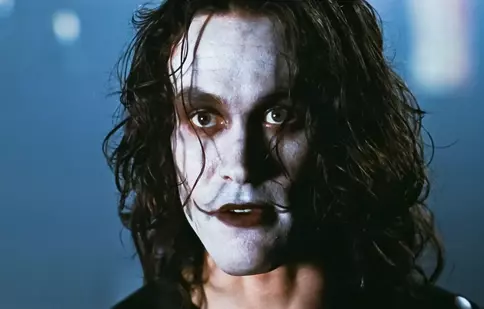 Tragedie cu repetiție. Cazul lui Alec Baldwin amintește de moartea lui Brandon Lee