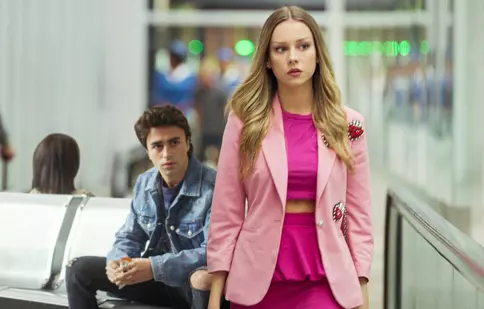 5 seriale de dragoste de pe Netflix pe care le poți urmări într-o noapte