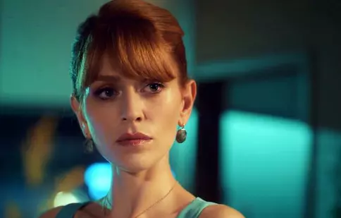 Cine sunt actorii Hazal Türesan și Firat Altunmese, Beliz și Demir, din serialul „Doctorul minune”