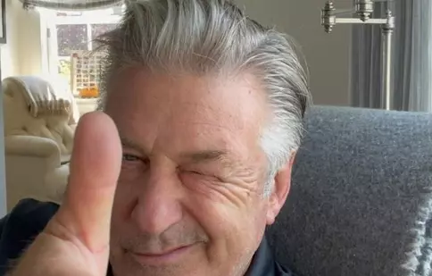 Alec Baldwin a împușcat mortal o femeie și a rănit regizorul, pe platourile de filmare