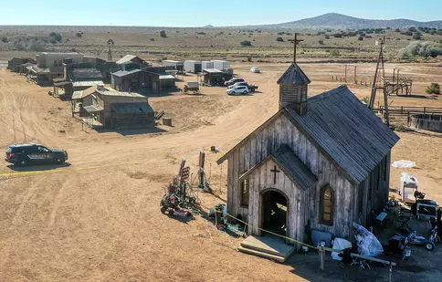 Cazul lui Alec Baldwin. A fost făcută publică înregistrarea apelului de urgență care a anunțat tragedia. „Am fugit cu toții”