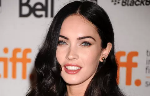 Megan Fox a pozat goală alături de iubitul ei, Machine Gun Kelly