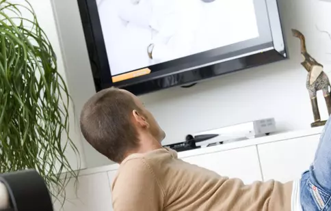 Compania care deține în România Kiss FM a cumpărat 22 de canale TV, printre care AXN și Viasat