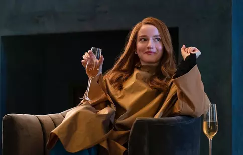 Când va avea premiera „Inventând-o pe Anna” / „Inventing Anna”, noul serial făcut de Shonda Rhimes pentru Netflix