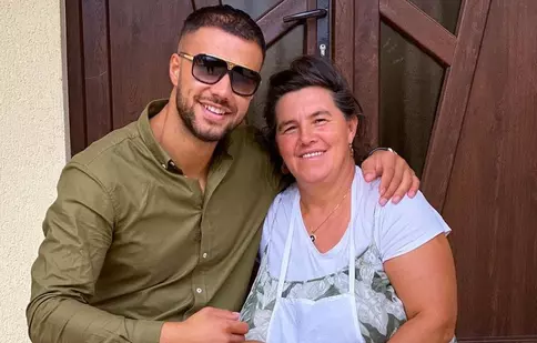 Culiță Sterp a moștenit talentul de la mama Geta. Cum arăta ea în tinerețe, pe scenă și cu microfonul în mână