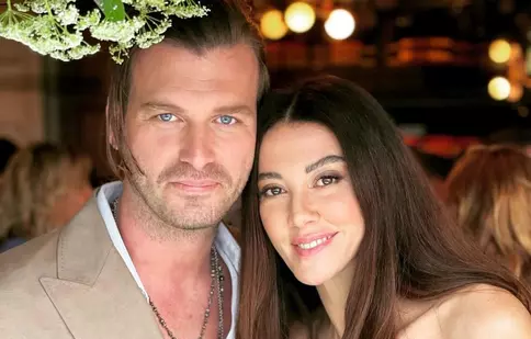 Kıvanç Tatlıtuğ va deveni tată. Soția lui,  Başak Dizer, este însărcinată