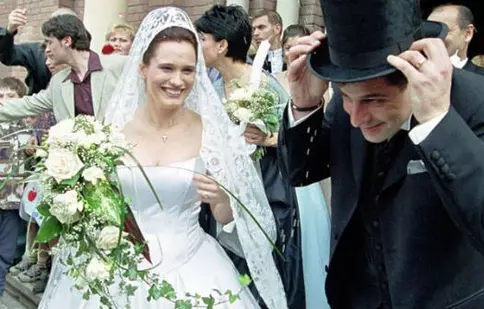 Vedete în rochie de mireasă. Cum arătau la nunta lor 10 celebrități din televiziune