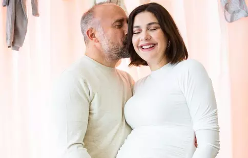 Bergüzar Korel a născut cel de-al treilea copil. Actrița a adus pe o lume o fetiță sănătoasă!