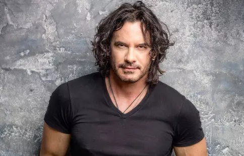 Cum arată iubita lui Mario Cimarro. Seamănă izbitor cu Danna García, actrița din „Jurământul”