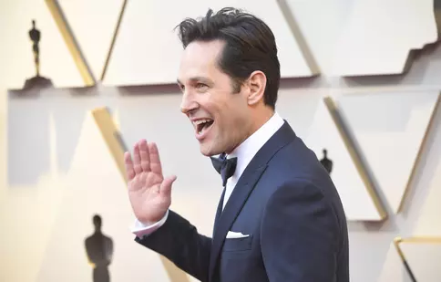 Paul Rudd este „cel mai sexy bărbat în viaţă”. „Vă anunț că voi profita la greu de asta. Îmi fac cărți de vizită”