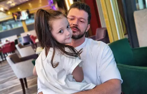 Ce fel de tată este Victor Slav. Ce a dezvăluit despre fiica lui. „La mine e un pic mai complicat”