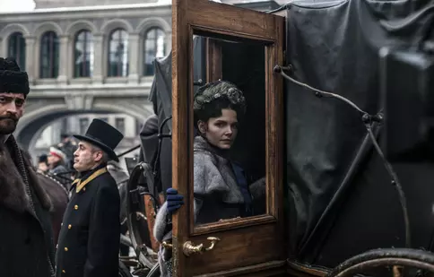 Prima TV redifuzează serialul rusesc „Anna Karenina”. Când începe