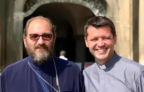 Părintele Constantin Necula și preotul catolic Francisc Doboș, invitații Irinei Păcurariu la „Rețeaua de idoli”