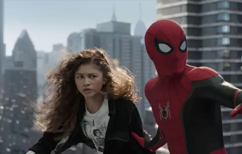 Premierele zilei, 17 decembrie: „Spencer”, „Omul-Păianjen: Niciun drum spre casă” și „Te urăsc, te iubesc” intră în cinematografe