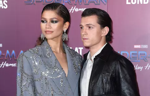 Tom Holland și Zendaya, de nedespărțit. Cum au fost surprinși pe covorul roșu