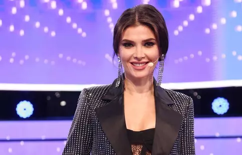 Alina Pușcaș, pasionată de curățenie. Prezentatoarea TV dă cu aspiratorul de două ori pe zi