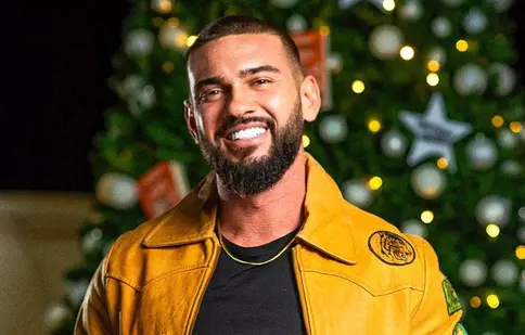 Dorian Popa a lansat prima lui carte. „Mihai Bendeac a fost o sursă de inspirație”