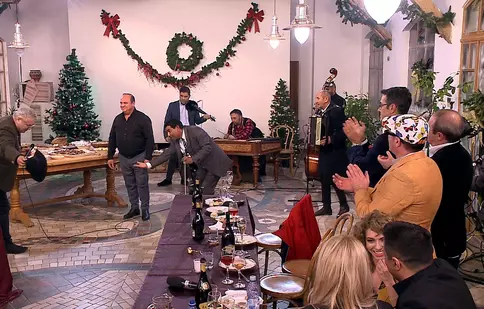 Porțile Cetății se deschid de Revelion la Prima TV. Mircea Dinescu și invitații săi petrec o noapte de pomină