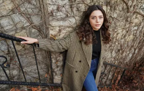 Ce nu știați despre Sıla Türkoğlu, protagonista din „Moștenirea”