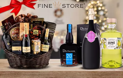 Bunicii ți-au oferit cele mai dragi momente de sărbători? Răsplătește-i de Crăciun cu un coș cadou de la FineStore.ro!