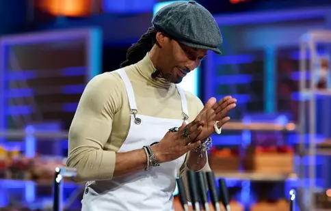 Confruntare la MasterChef 2022. Musty, accident în bucătărie. „Iei foc! Pompieri! Stingeți-i focul”