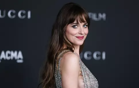 Dakota Johnson, imagini de senzație din vacanță. Cum arată în costum de baie