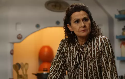 Cine e Gonca Cilasun, Halise, mama lui Sancar, din “Fiica ambasadorului” (Kanal D)