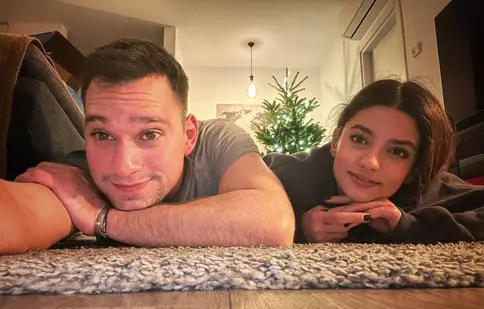 Vlad Gherman, despre relația sa cu Oana Moșneagu. „Da! Răspunsul la întrebarea voastră e «da»”. Imagini intime cu cei doi actori din „Adela”