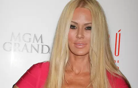 Primele imagini cu Jenna Jameson după ce a fost externată. Ce folosește pentru a putea merge