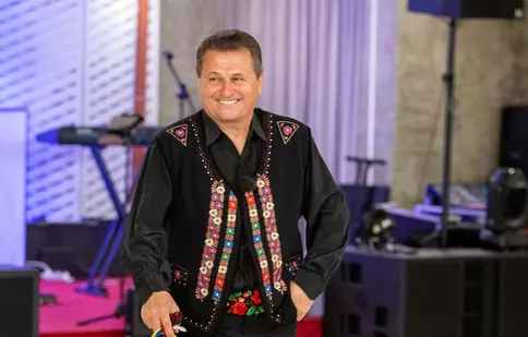 Speak, Ștefania, Alex Velea, Zanni, Sony și Babană, în ultimele ediții „Poftiţi pe la noi: Poftiţi prin ţară!”